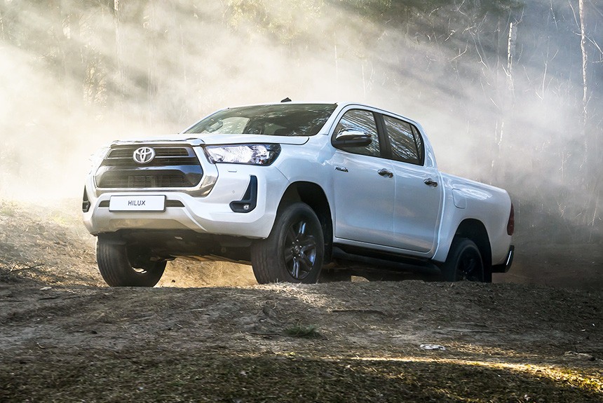 Обновленный пикап Toyota Hilux: цены в России