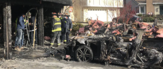 Электрокар Tesla устроил пожар на миллион долларов (фото)