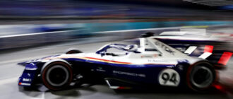 Формула E: Гонщики Porsche стартуют из первого ряда