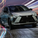 Кроссовер Lexus NX обновился снаружи и внутри